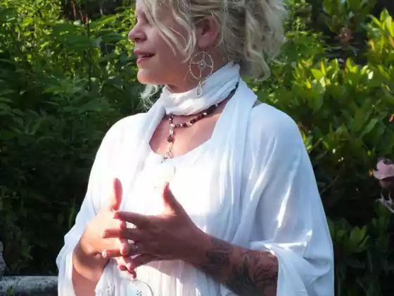 Rev. Sarah  Nash - Spirituality, Spiritual Development, Personal Development & Coaching, Practical Spirituality, Tarot, Health & Wellness, Energy Healing, Channeling, Intuitive Development 