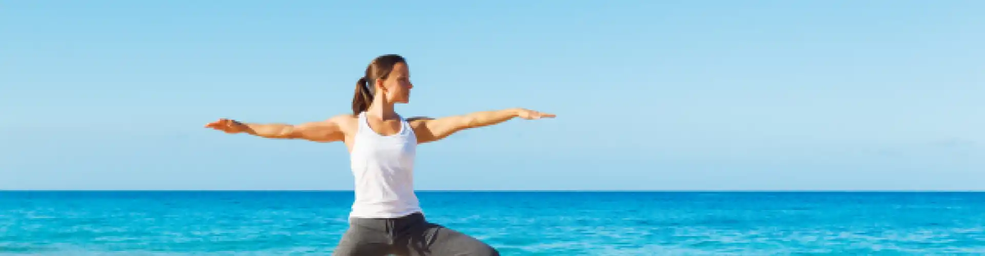 Yoga-Kurs: Belebende Yoga-Routine - Online Class by The American Yoga Academy